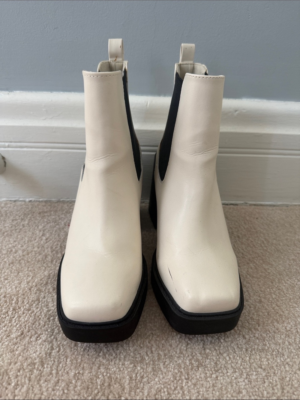 MIA boots size 6